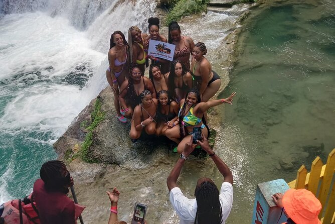 Horseback Ride, Blue Hole, Secret Falls, River Rafting & Tubing - The drive and the private format