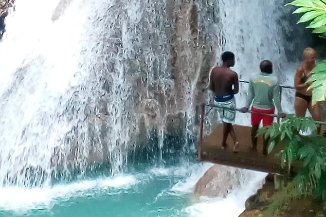 Irie Blue Hole Tour from Ocho Rios - Suzette and Warren handle the operation