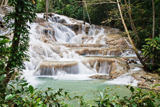 Jamaica Combo Tour: Dunn's River Falls and Bob Marley’s Nine Mile - Lunch at Mongoose Restaurant