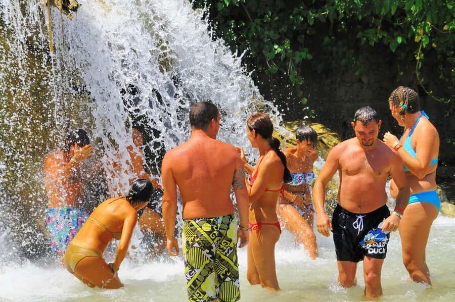 Jamaica Dunn's River Falls guided tour from Ocho Rios hotels - Leaving Ocho Rios by air-conditioned vehicle