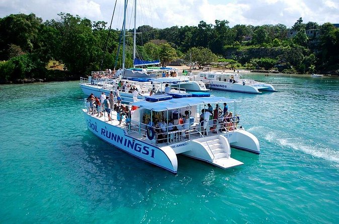 Jamaica Dunn's River Falls Party Cruise with Snorkeling - Climbing Dunn’s River Falls