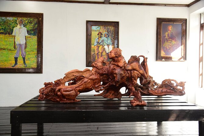 Jamaica Giants sculpture park, art galleries - The guide can shape the whole experience