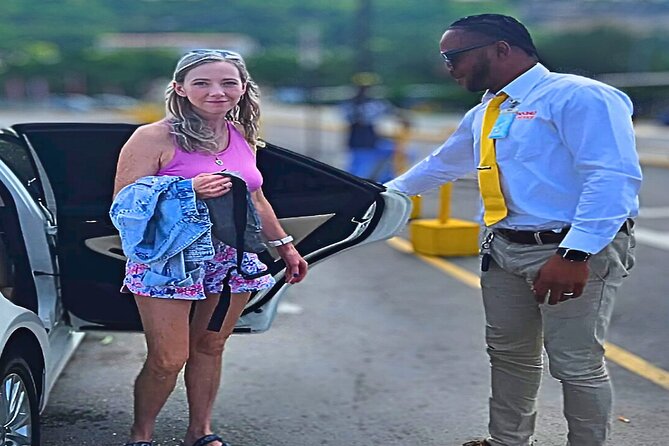 Kingston Airport Private Car to all hotels islandwide 1-3 pax - What this Kingston Airport transfer actually provides