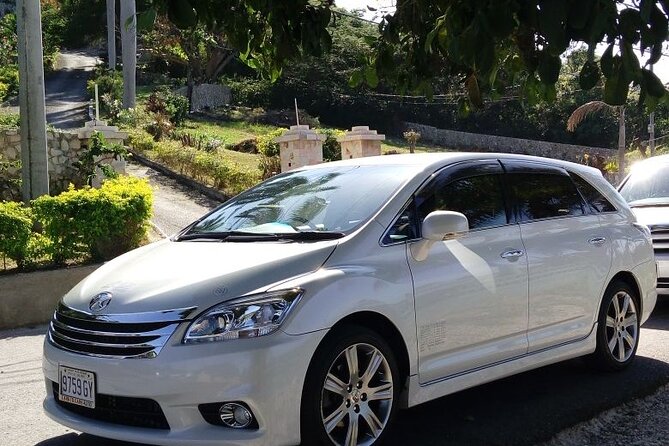 Kingston Airport Transfers to Runaway Bay - Punctuality, flight delays, and airport peace of mind