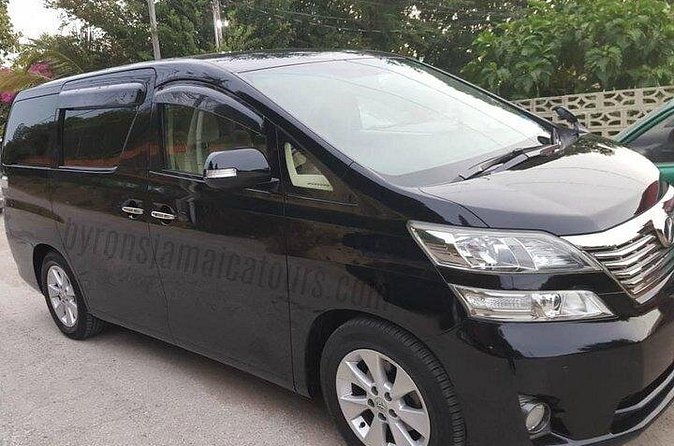 Kingston Airport Transfers to Runaway Bay - Booking, cancellation, and small practical details