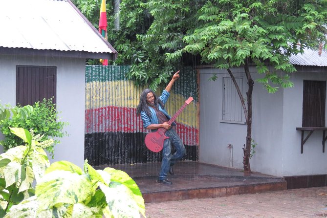 Kingston City Tour (starting in Kingston) - Guides who shape the experience