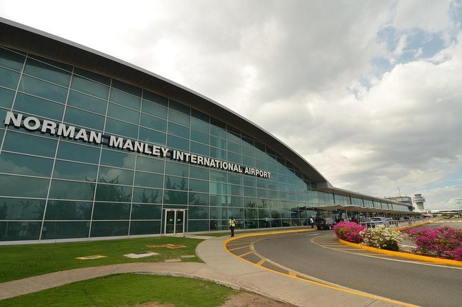 Kingston Round Trip Airport Transfers to Ocho Rios - Private or shared service, and why the difference matters