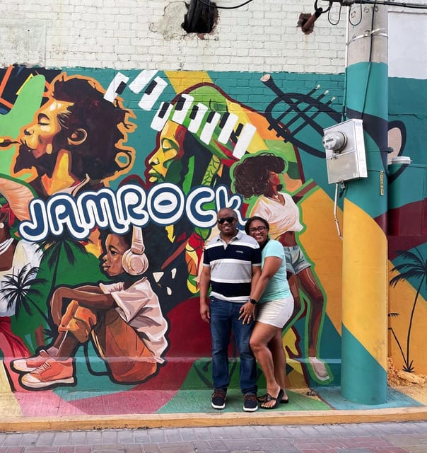 Kingston: Walking Tour with Mural Exploration - A Short Stroll Along the Kingston Waterfront