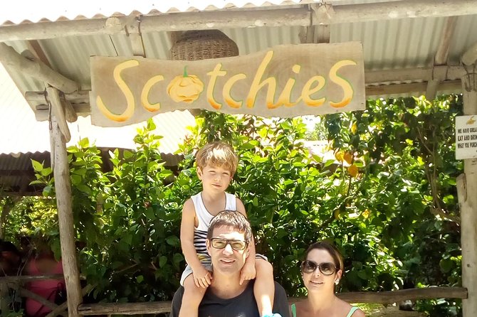 Lunch at Scotchies Jerk Centre From Ocho Rios - Choosing your meal and paying for it
