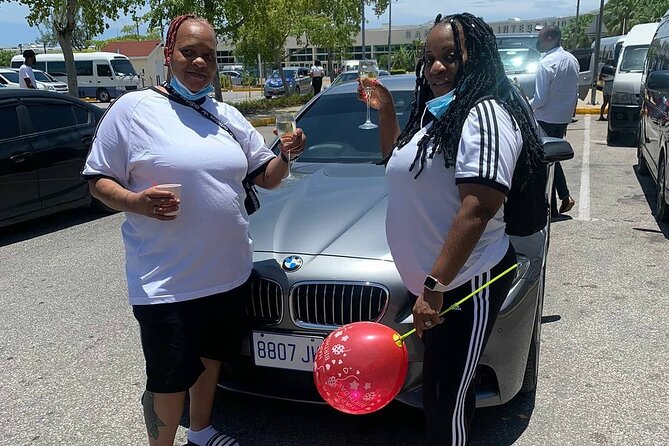 Luxury Transfer: Montego Bay Airport - Negril & Ocho Rios Resorts - Service details that earn trust