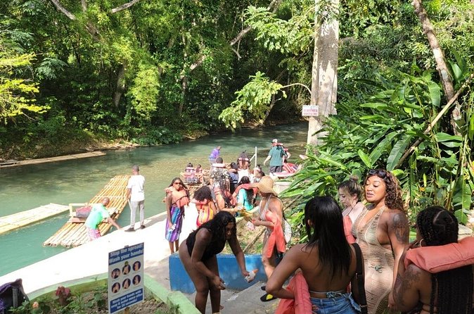 Martha Brae Private River Rafting from Montego Bay - Who Will Get The Most From This Outing