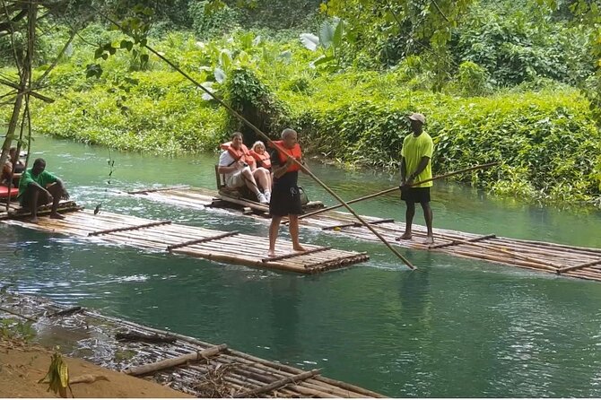 Martha Brae Rafting from Montego Bay - PPP - What makes the experience feel Jamaican