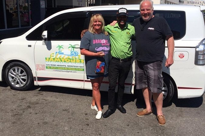 MBJ Transfer - Runaway Bay Hotels - How the service handles stops and local conversation