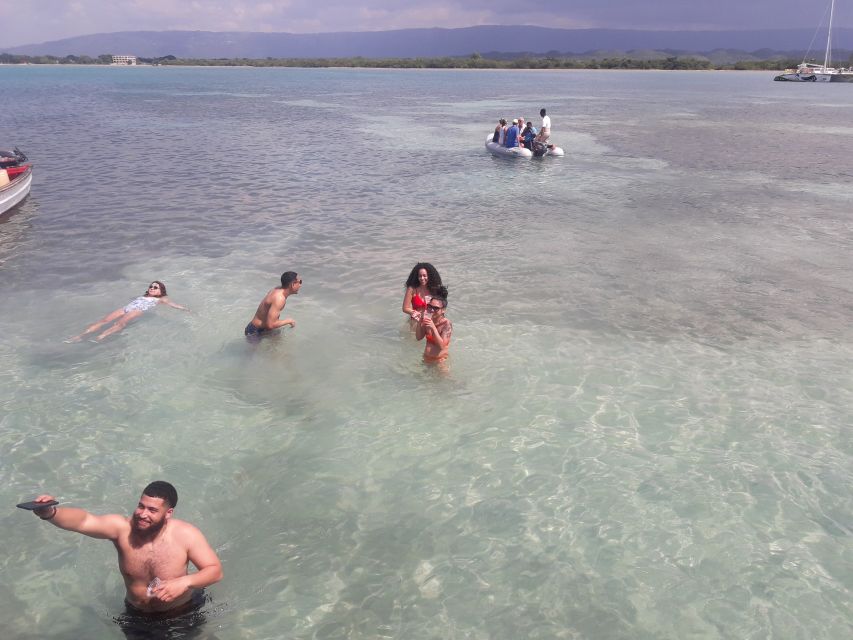 Montego Bay: 8-Hour Appleton & Pelican Bar Return Transfer - Black River and the turn toward Pelican Bar
