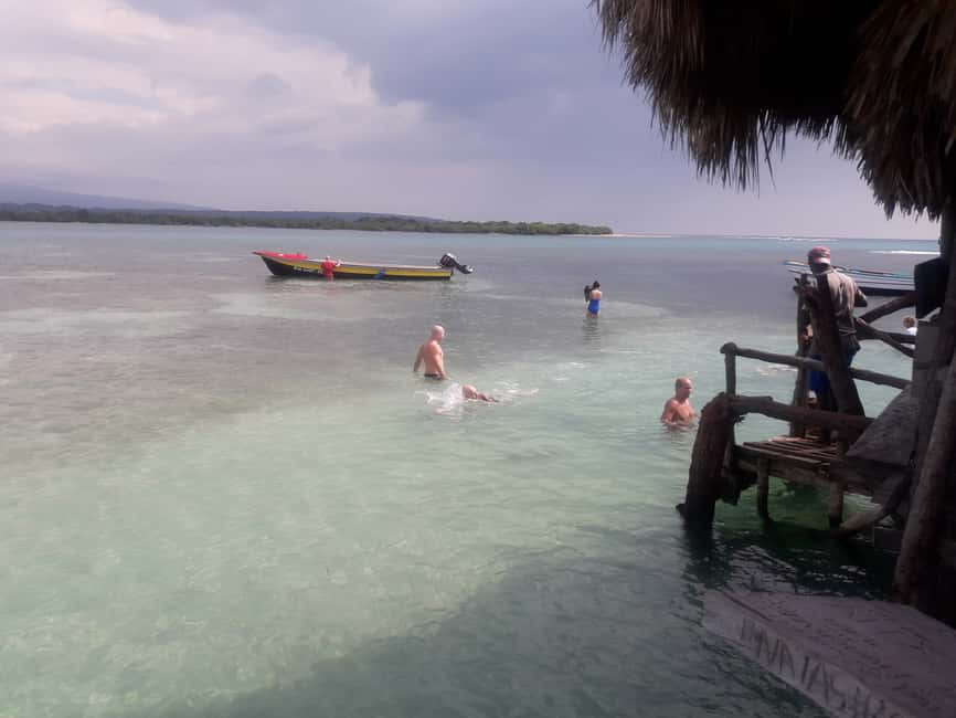 Montego Bay: 8-Hour Appleton & Pelican Bar Return Transfer - Floyd’s Pelican Bar: seafood, swimming, and a simple setting