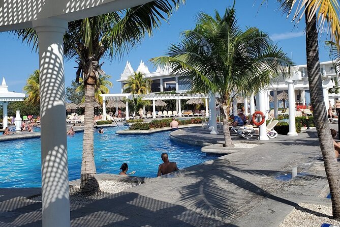 Montego Bay Airport Ja MBJ to Hotels in Montego Bay or Falmouth - Who will appreciate this service most