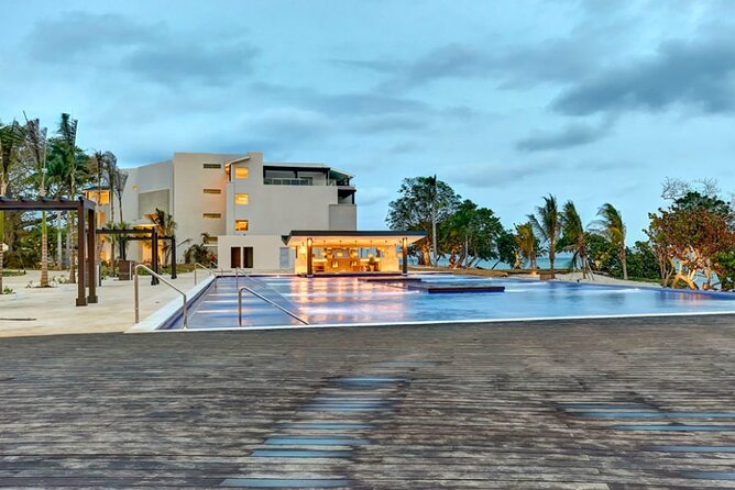 Montego Bay Airport Private Taxi to Royalton Negril - What the driver adds to the experience