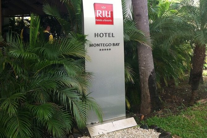 Montego Bay Airport private Taxi to Royalton Negril - Who will get the most from this transfer