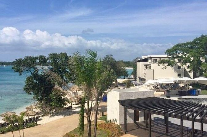 Montego Bay Airport to Royalton/Hideaway Negril Private Transfer - Stops for a drink or bathroom break