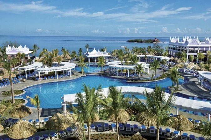 Montego Bay Airport Transfer to Hotels in Montego Bay or Falmouth - Who Will Get the Most From This Ride