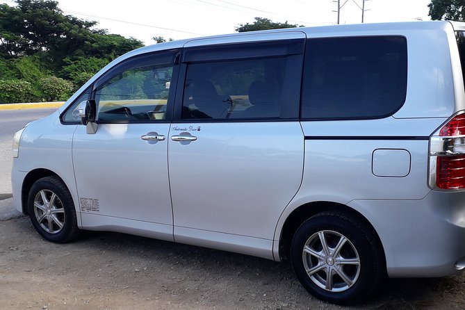 Montego Bay Airport Transfer to Negril Hotel - Meeting your driver at Sangster International Airport