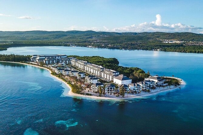 Montego Bay Airport Transfers to Hotels in Falmouth/ Trelawny - What makes the drivers useful beyond the airport ride