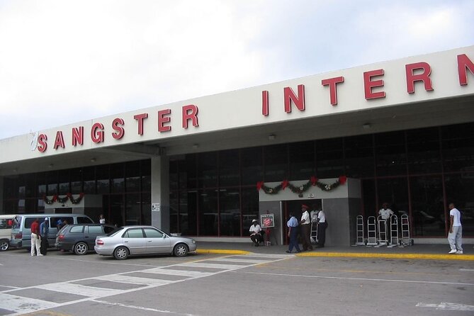 Montego Bay Airport Transfers to Hotels in Falmouth/ Trelawny - The private vehicle and the first ride south