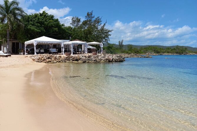 Montego Bay: Bamboo Beach Club with Lunch and Cocktails - The 35-minute ride from Montego Bay