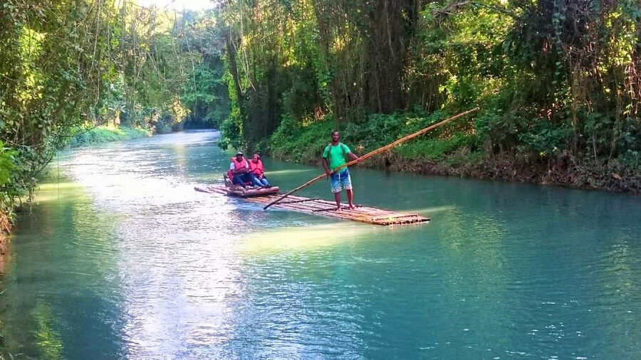 Montego Bay: Bamboo Raft Cruise on the Great River - Floating shops, jerk chicken, and Jamaican music