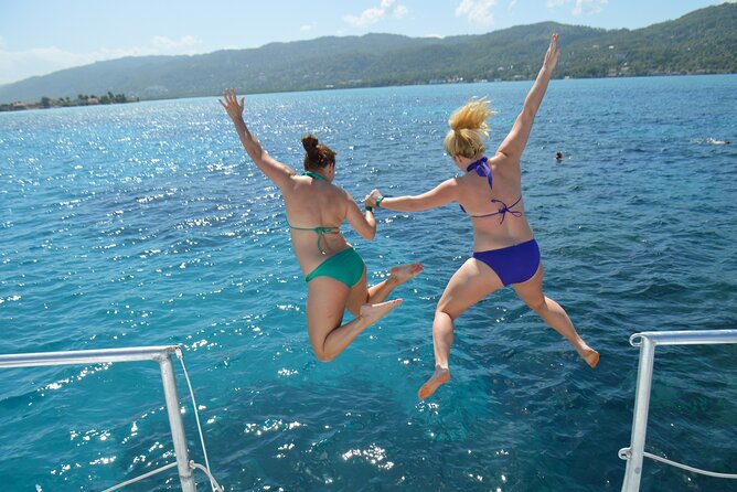Montego Bay Catamaran: Snorkel Tour with Open Bar & Reggae DJ - Setting out from 2 Kent Ave at 3:00 pm