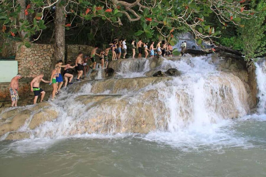 Montego Bay: Dunn's River Falls & Lunch at Bamboo Beach Club - Climbing Dunn’s River Falls in Ocho Rios