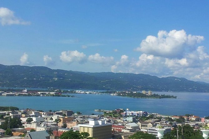 Montego Bay Highlights Tour from Montego Bay - Seeing Montego Bay Through Its Residential Areas