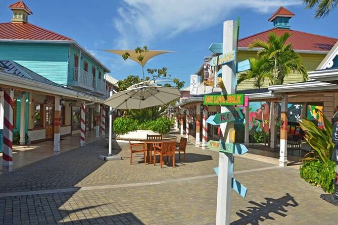 Montego Bay Highlights Tour with Shopping and Bamboo Rafting - Harbor Street Craft Market and Jamaican Souvenirs