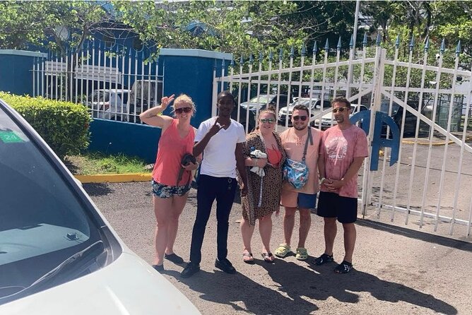 Montego Bay Jamaica Airport Transfer to Montego Bay and Falmouth - What comes with the vehicle
