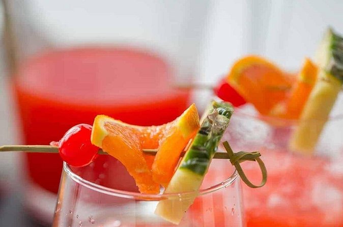 Montego Bay Jerk Tour and Rum Punch Mixology/Food Tour - Learning to mix Jamaican rum punch