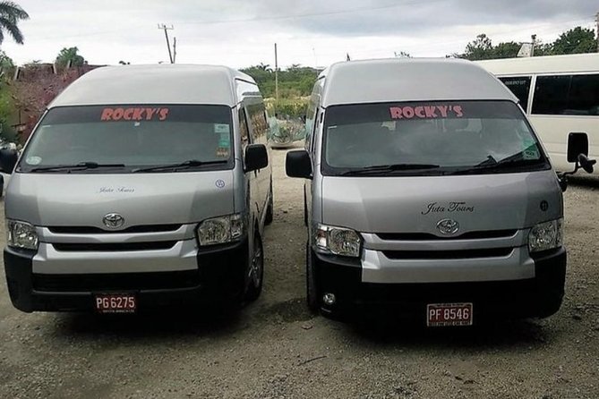 Montego Bay Private Airport Transfers to Montego Bay Hotels in the airport area - The complimentary drink is a small but useful welcome