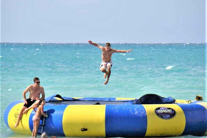 Montego Bay Shore Excursion: Doctor's Cave Beach & Montego Bay City Highlights - What the guide adds to the experience