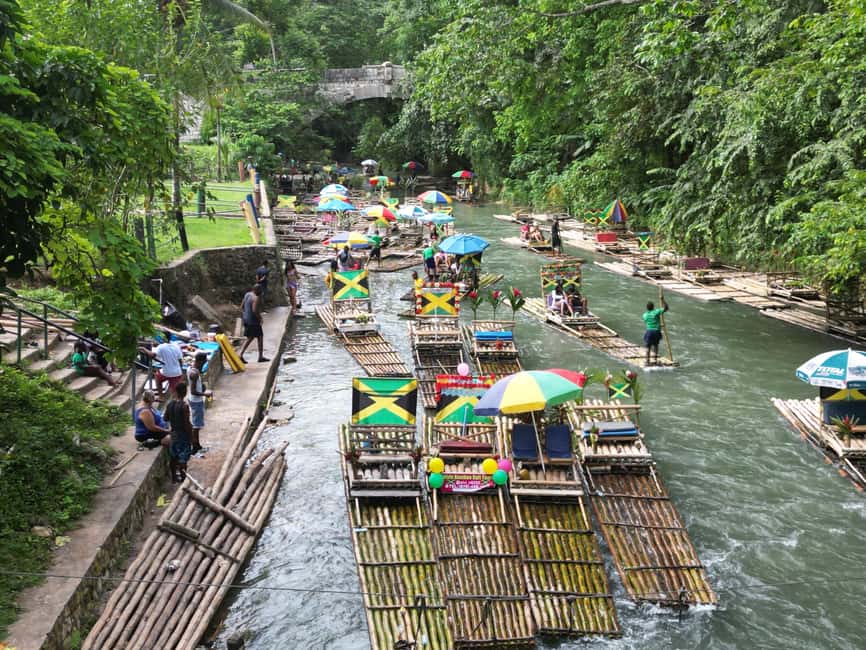 Montegobay: Rafting Tour with Limestone Massage - A quiet stretch of Jamaica’s Great River