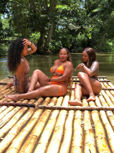 Montegobay: Rafting Tour with Limestone Massage - Limestone massage after the river