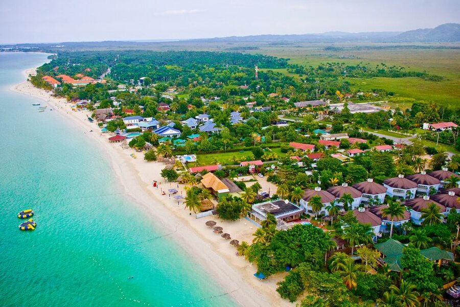 Negril 7-Hour Tour from Montego Bay - Jamaican food and a real midday break