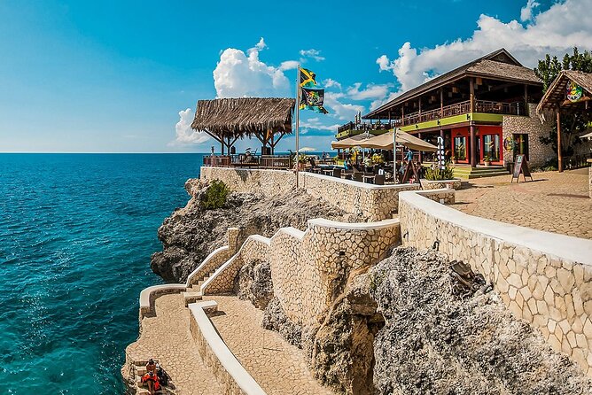Negril 7 Mile Beach and Rick's Cafe Tour From Montego Bay Jamaica - Rick’s Cafe brings cliff jumps and sunset views
