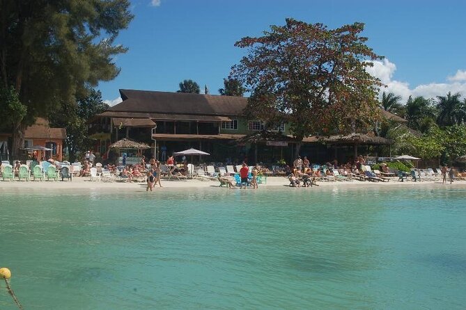 Negril Beach Break and Ricks Cafe - Montego Bay Cruise Port - Rick’s Cafe and Negril’s high cliffs