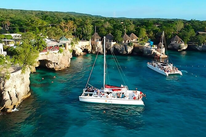 Negril Catamaran: Adults Sunset Party with Drinks & DJ - Returning to Negril After Dark