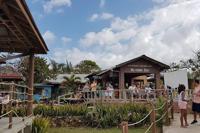 Negril One Love Bus Bar Crawl - Where the experience can fall short