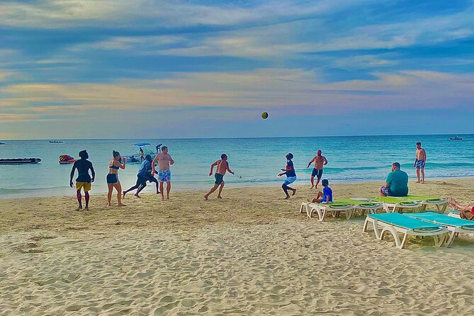 Negril Seven Miles Beach And Ricks Cafe Tour - Why the private guide matters