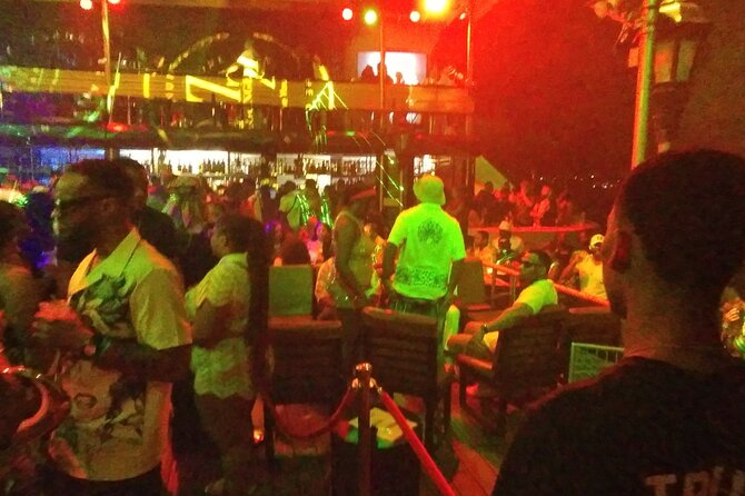 Night-life Party Club 2727 pick up and drop off in Montego Bay - Arriving at Club 2727 on the waterfront