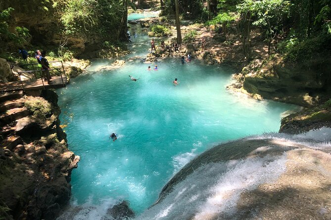 Ocho Rios: Amazing Blue Hole and Chill at Reggae Hill - Five things to know before you go
