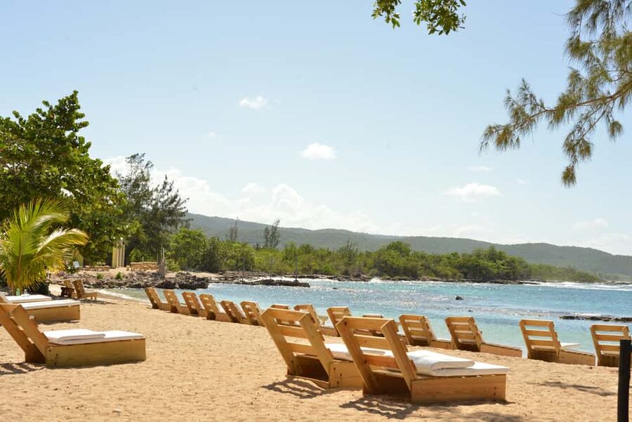 Ocho Rios: Bamboo Beach Club VIP Pass with Lunch and Drinks - What the VIP drinks package includes