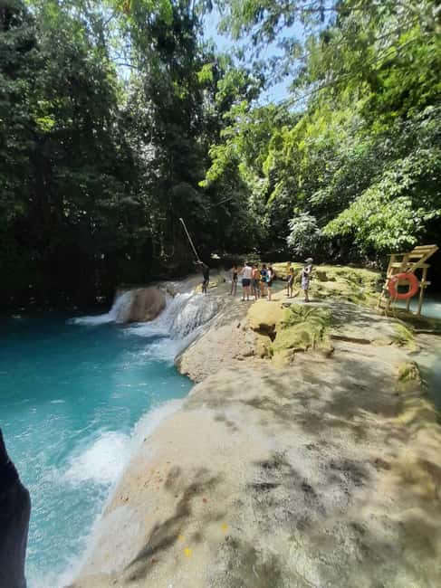 Ocho Rios: Blue Hole and Bamboo River Rafting - The 20-minute transfer to Rio Nuevo