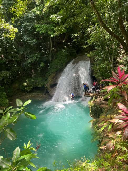 Ocho Rios : Blue Hole and Sightseeing Tour - The 30-Minute Drive Through Ocho Rios
